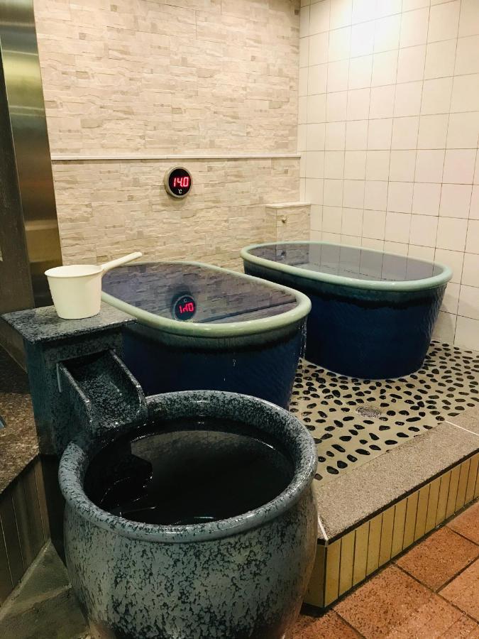 Sauna & Capsule Amza Oszaka Kültér fotó